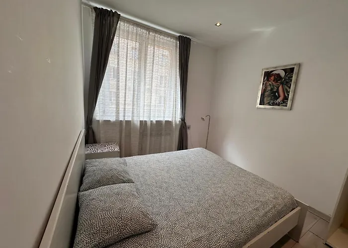 Comfortable بوزنان